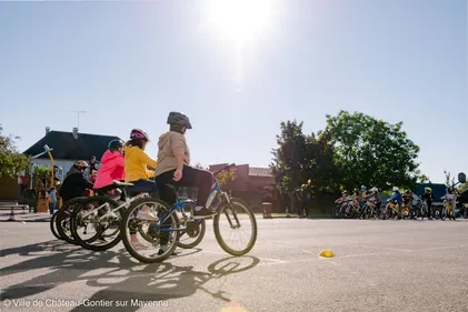 À Château-Gontier-sur-Mayenne, les CM1-CM2 (ré)apprennent à faire...